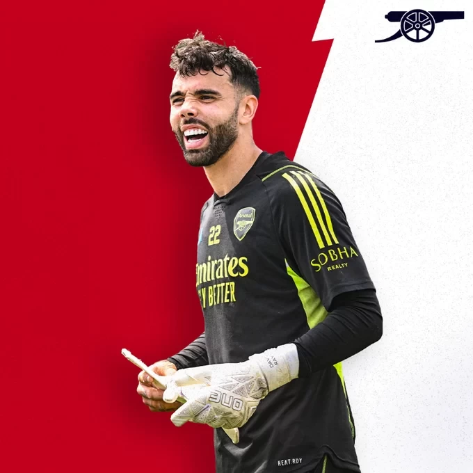 Official: Spanish goalkeeper Raya joins Arsenal on a permanent transfer, reportedly for £27m