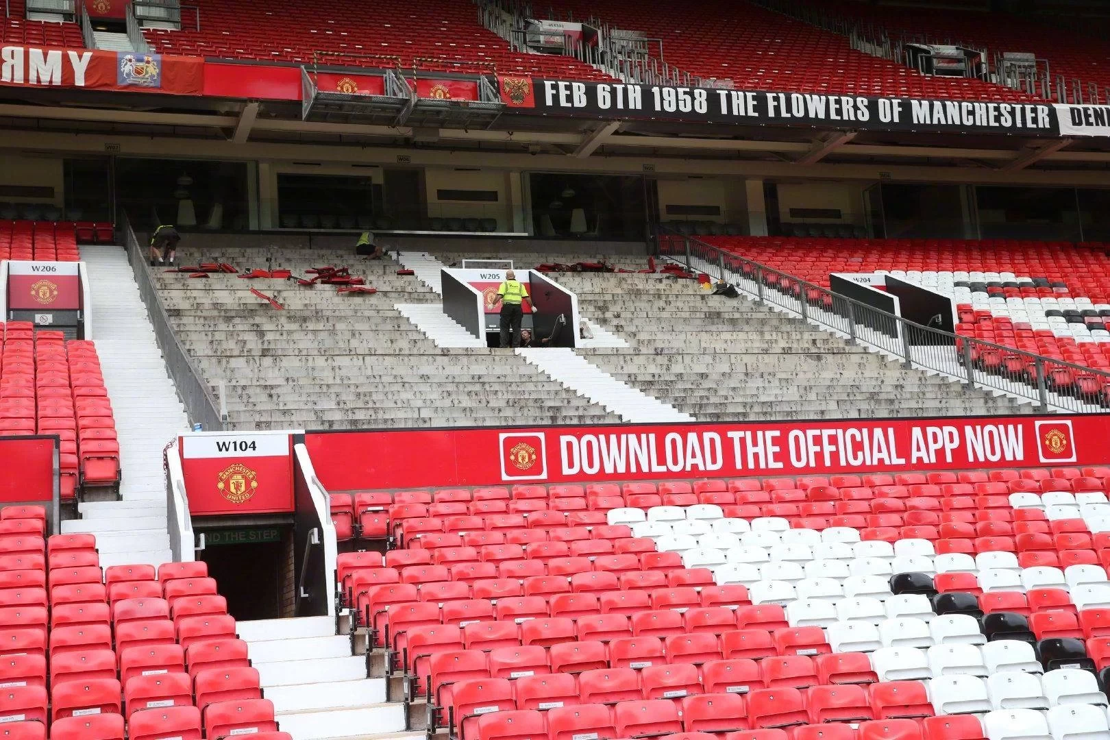 Manchester United Officially Announces Start of Stretford End Renovation