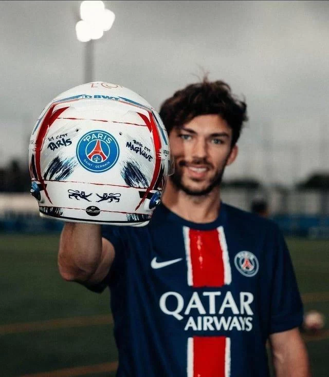 Gasly's F1 British GP Custom Helmet: Paris Saint-Germain