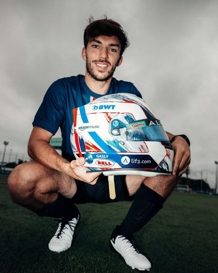 Gasly's F1 British GP Custom Helmet: Paris Saint-Germain