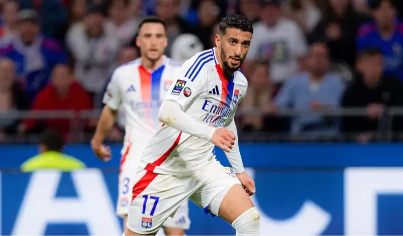 Official: Lyon Officially Signs West Ham Winger Benrahma