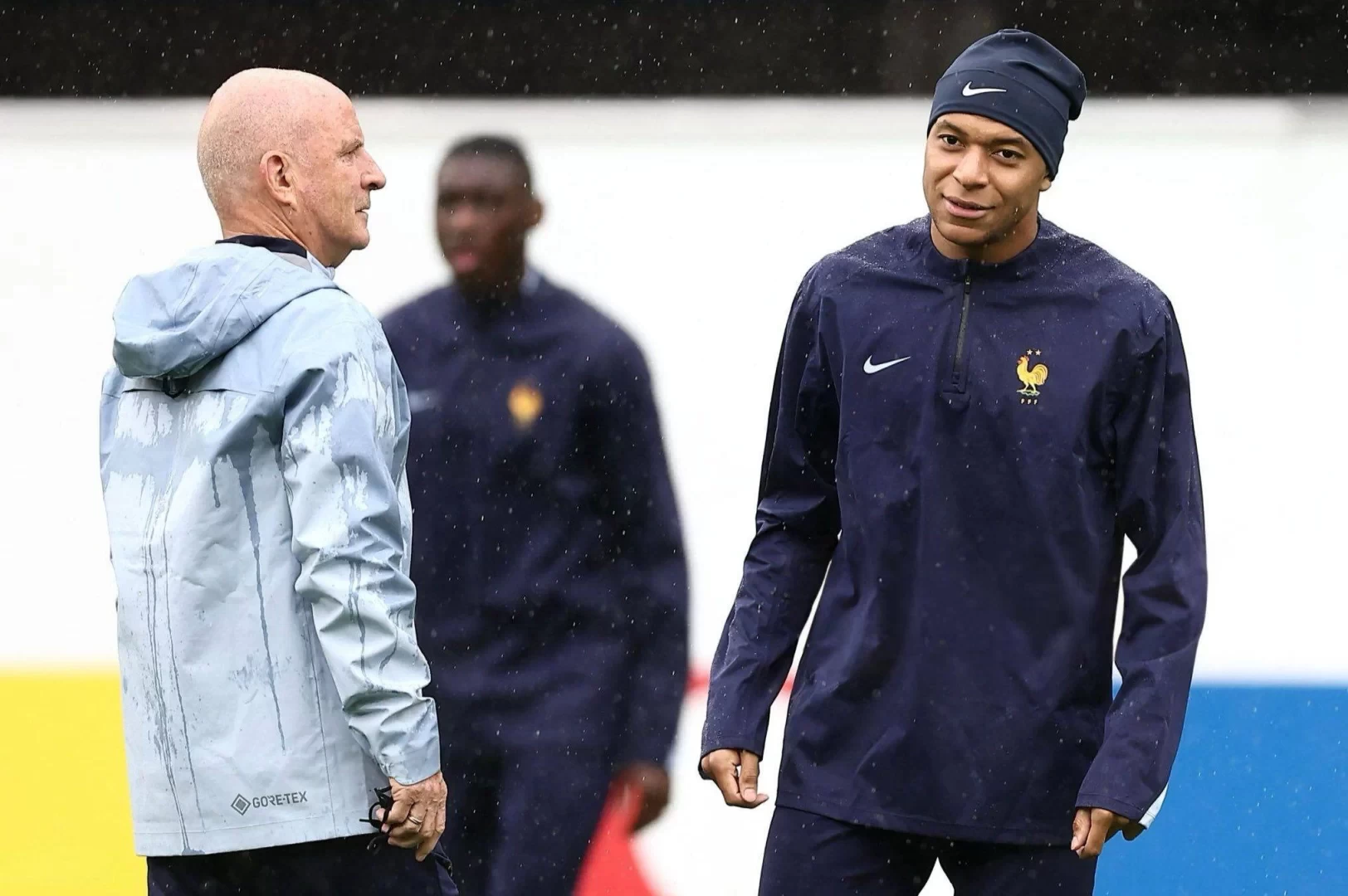 L’Équipe: France’s Pre-Game Training – Diamond Formation with Mbappé and Thuram as Double Strikers