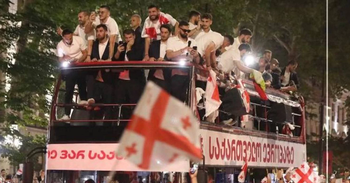 Thousands in Georgia’s Capital Greet Heroes as National Team Eyes World Cup Qualification