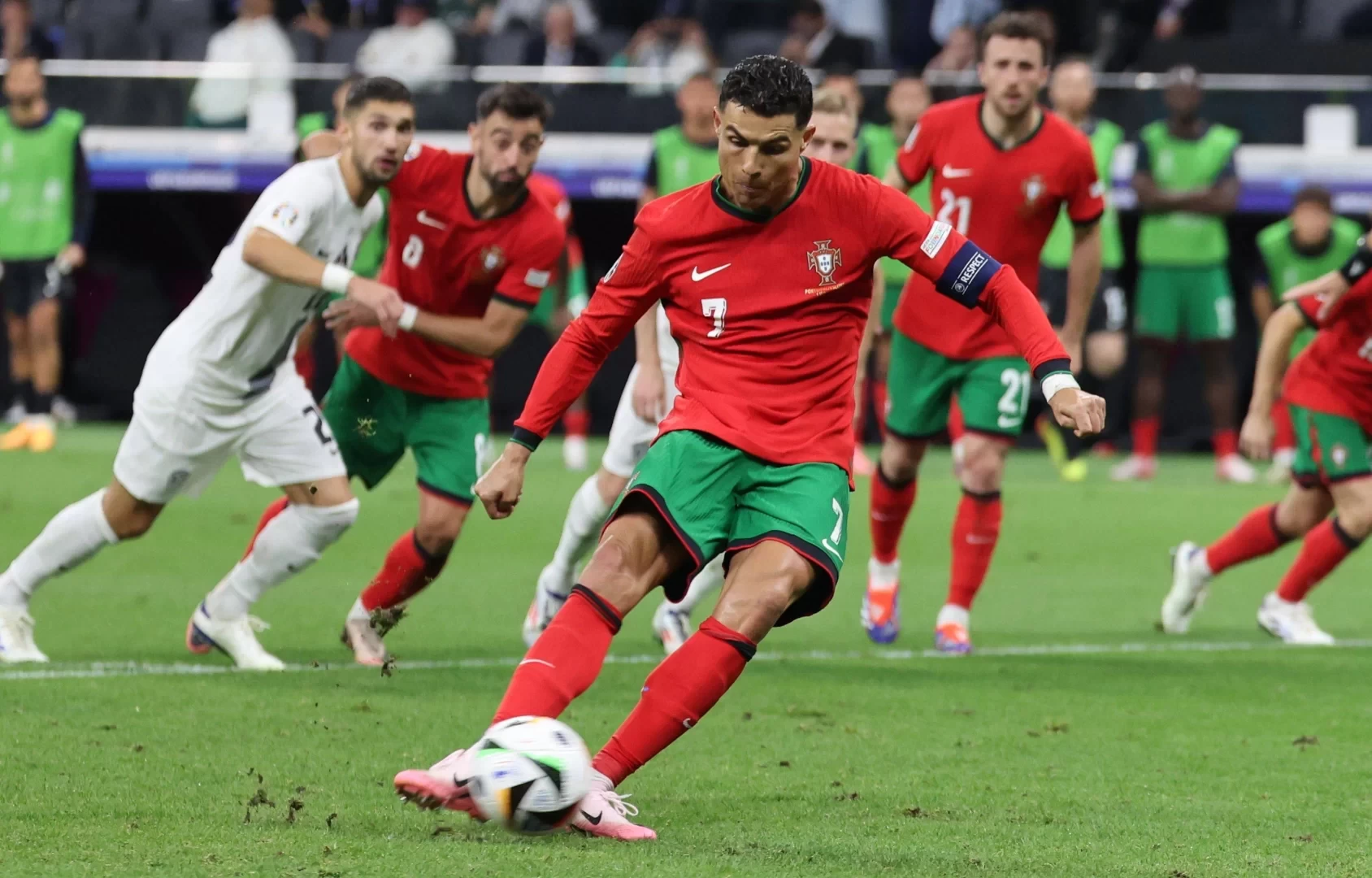 Cristiano Ronaldo’s Missed Penalty and Portugal’s Unity: When a Perfect Machine Became Human