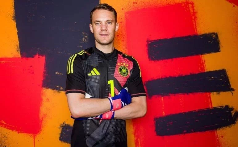 Neuer: Not thinking about retiring from international football, not the time to think about it