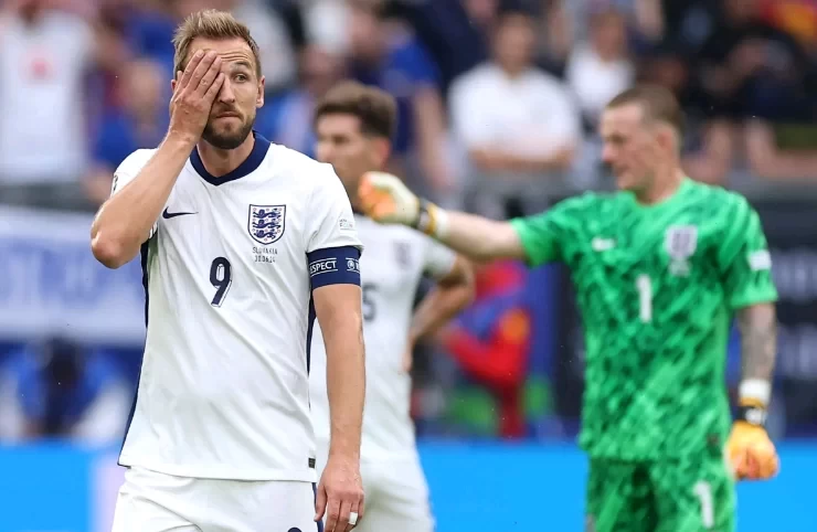 Former England star suggests dropping Kane: ‘He’s like a prisoner on the pitch, pointless’