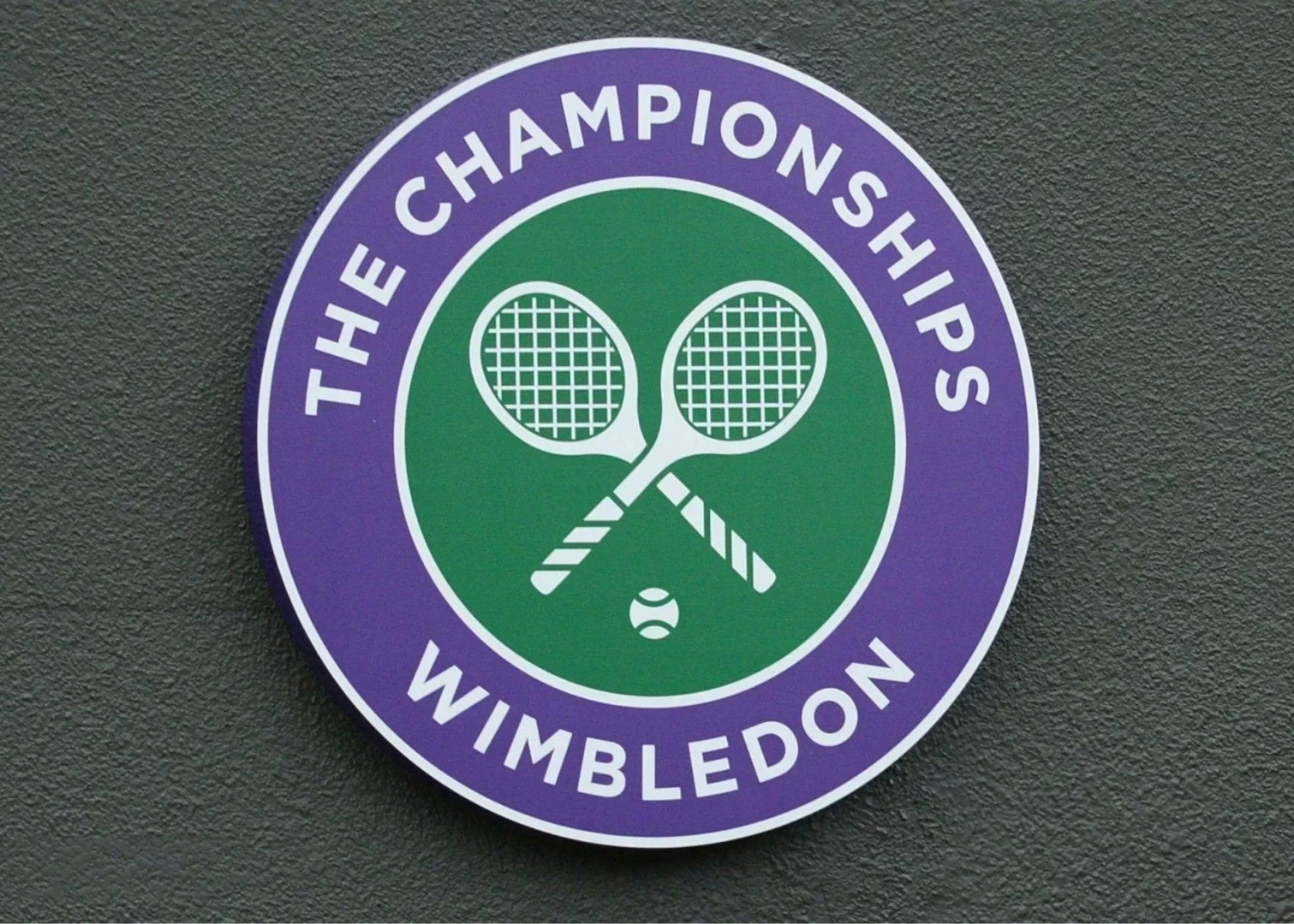 Wimbledon First Round Recap: Zhang Zhizhen Advances in Straight Sets, Zheng Qinwen Upsets