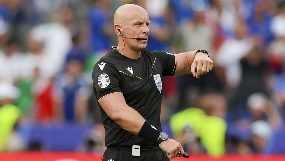 Journalist: Despite Controversial Calls, Polish Referee Marciniak Remains Top Contender to Referee Euro Cup Final