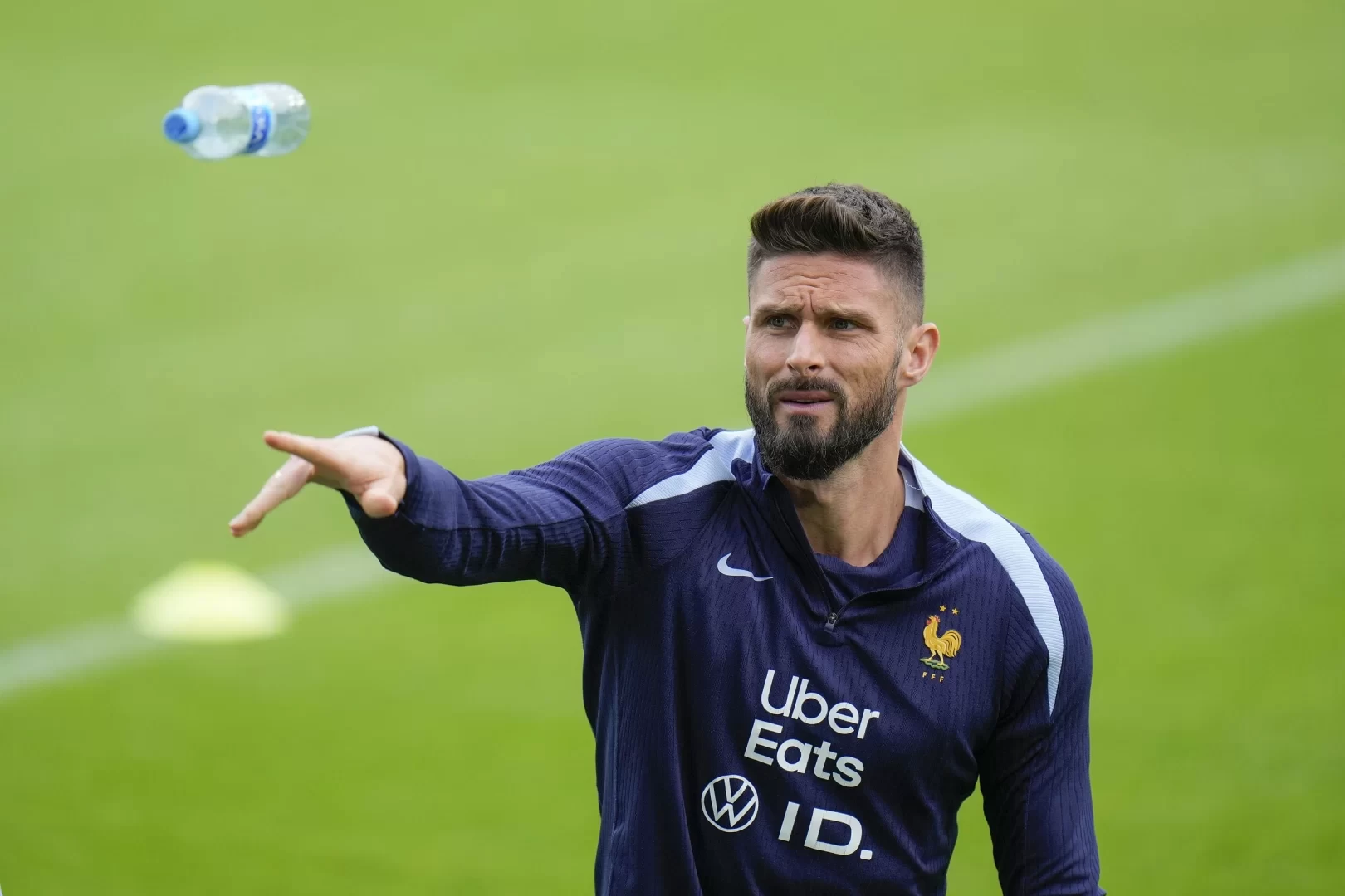 Deschamps on Giroud: He hasn’t started but he’s been efficient, we’ll see about his playing time