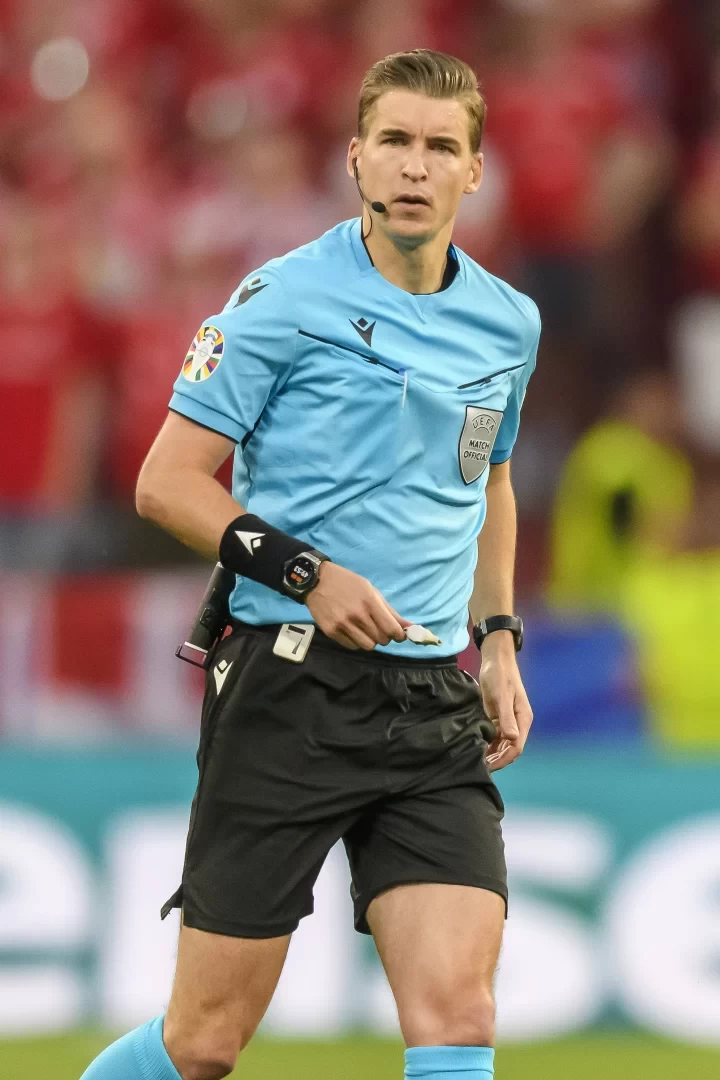 Clément Turpin: It’s a huge honor to referee the Euro final. I’m ready with my team