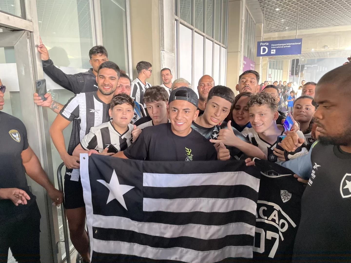 Official: Argentina midfielder Thiago Almada joins Botafogo, to join Lyon in Ligue 1 next month