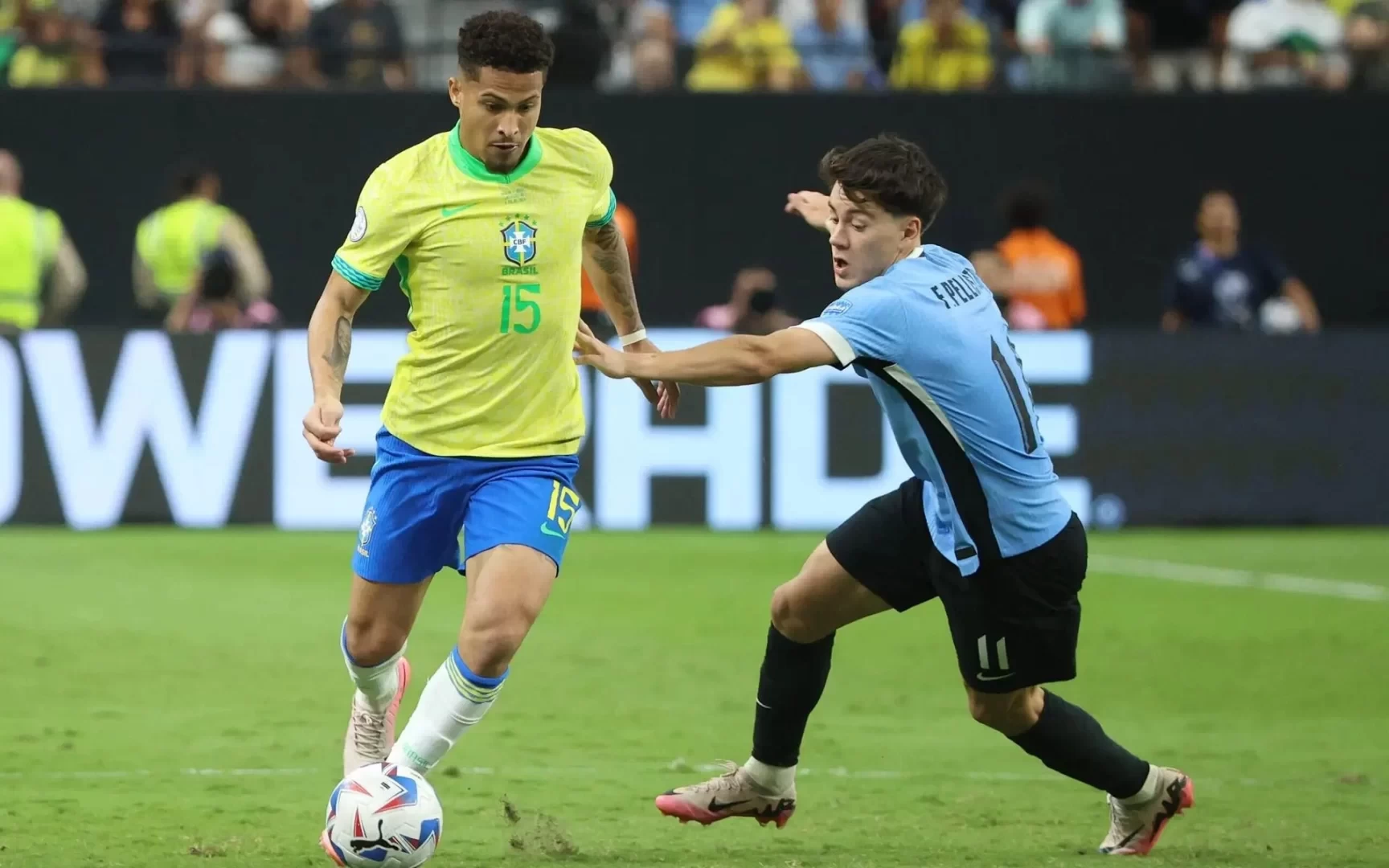 Brazilian Fans Furious: Midfield is ‘Non-Existent, Worst Ever,’ Gomes ‘Charity Thief’