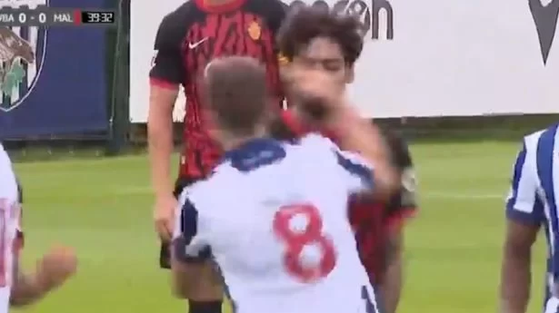 Boxing opponent vents frustration, West Bromwich warm-up match erupts into brawl