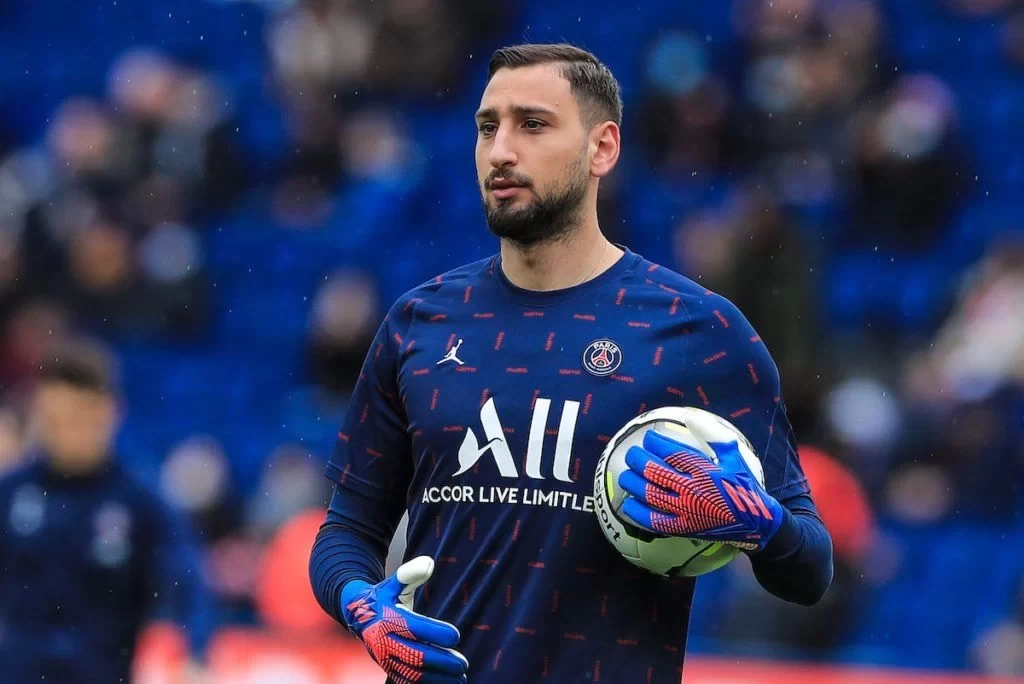 Journalist: Man City in talks with Donnarumma as Ederson replacement