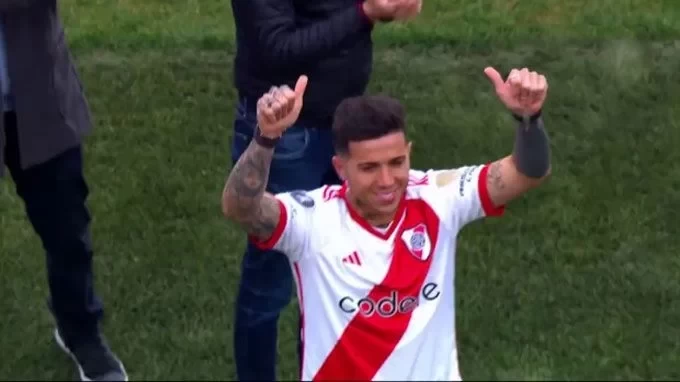 Enzo Fernandez Still Receives Warm Welcome at River Plate Stadium Despite Controversy