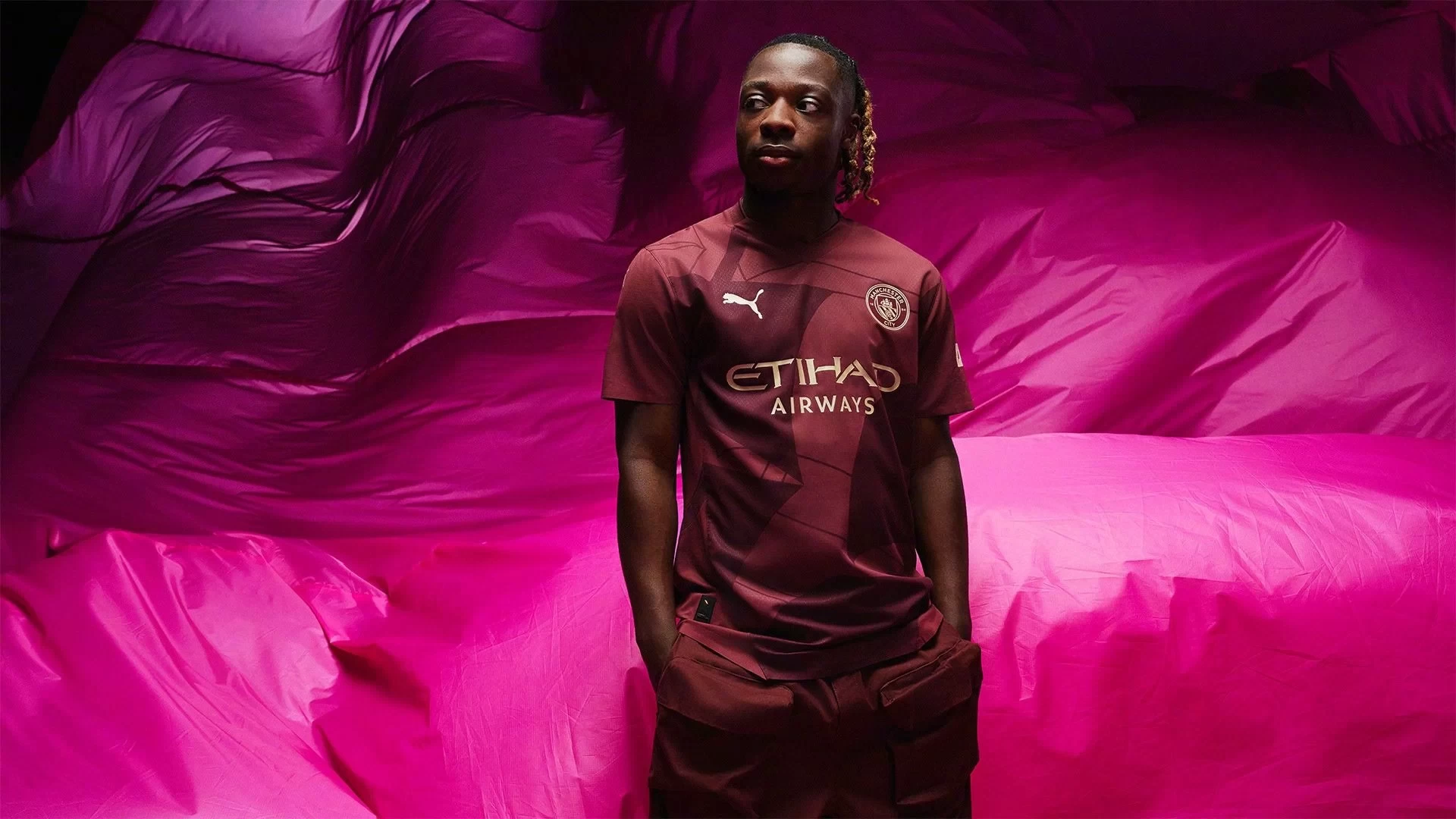 Manchester City unveils its second away kit: Burgundy with gold accents