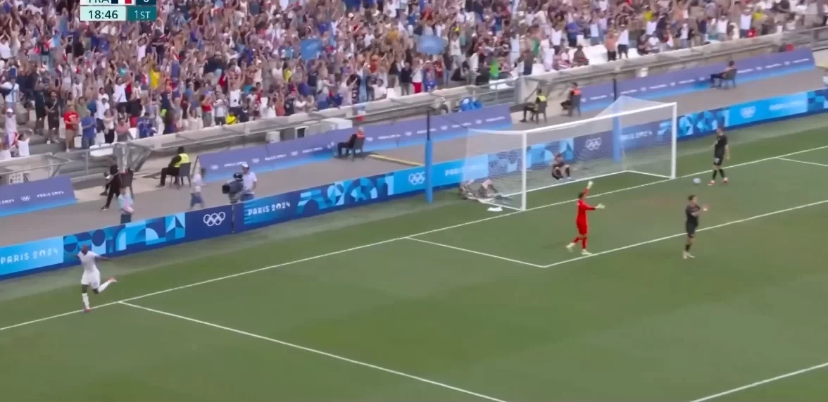 Mattéo Guendouzi scores with a low shot from a tight angle inside the box – France vs. New Zealand