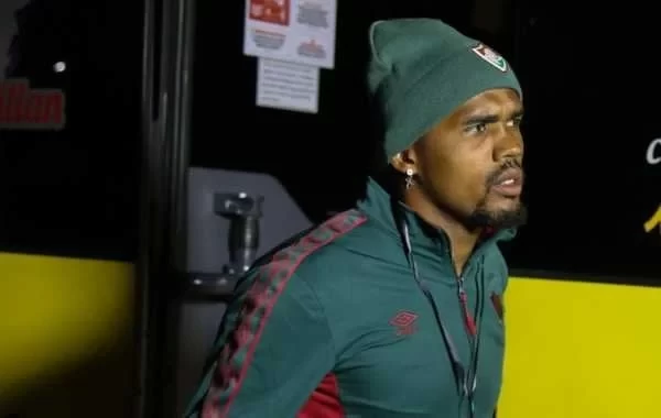 Douglas Costa terminates contract with Fluminense after no goals or assists