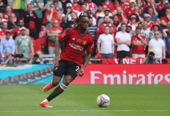 Sky Sports: West Ham have reached a verbal agreement with Wan-Bissaka but are yet to meet Man United’s asking price