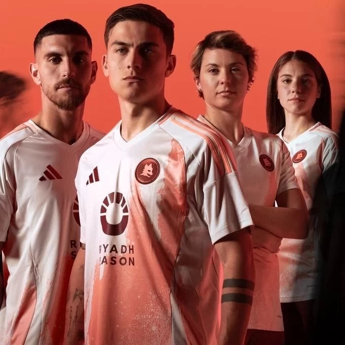 Roma Unveils New Away Kit for 2024-25 Season: White with Red Undertones for a Wild Wolf Look