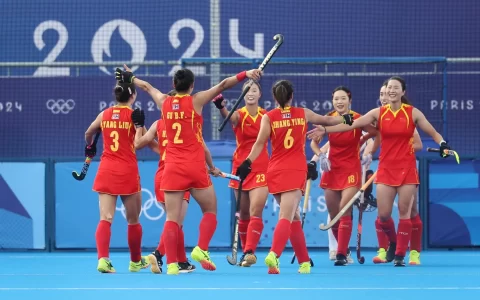 China’s Women’s Hockey Team Wins Silver After Penalty Shootout Loss to Netherlands in Final