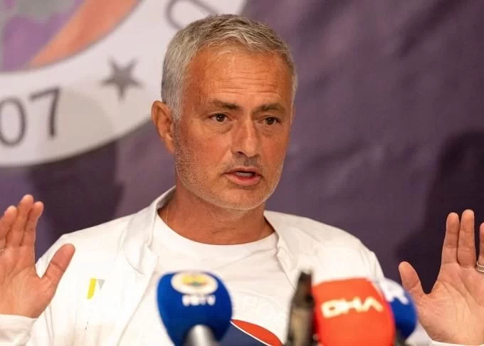 Mourinho: Don’t think Lille will park the bus in the second leg, we can overturn the result at home