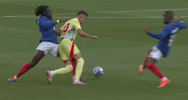 Desperate to Catch Up! Kone Receives Yellow Card for Tackle on Oroz