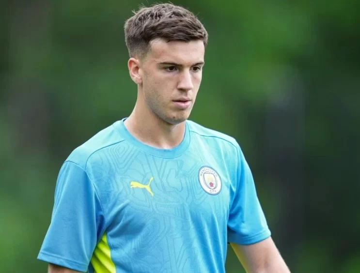 Official: Man City midfielder Perrone joins Serie A newcomers Como on loan