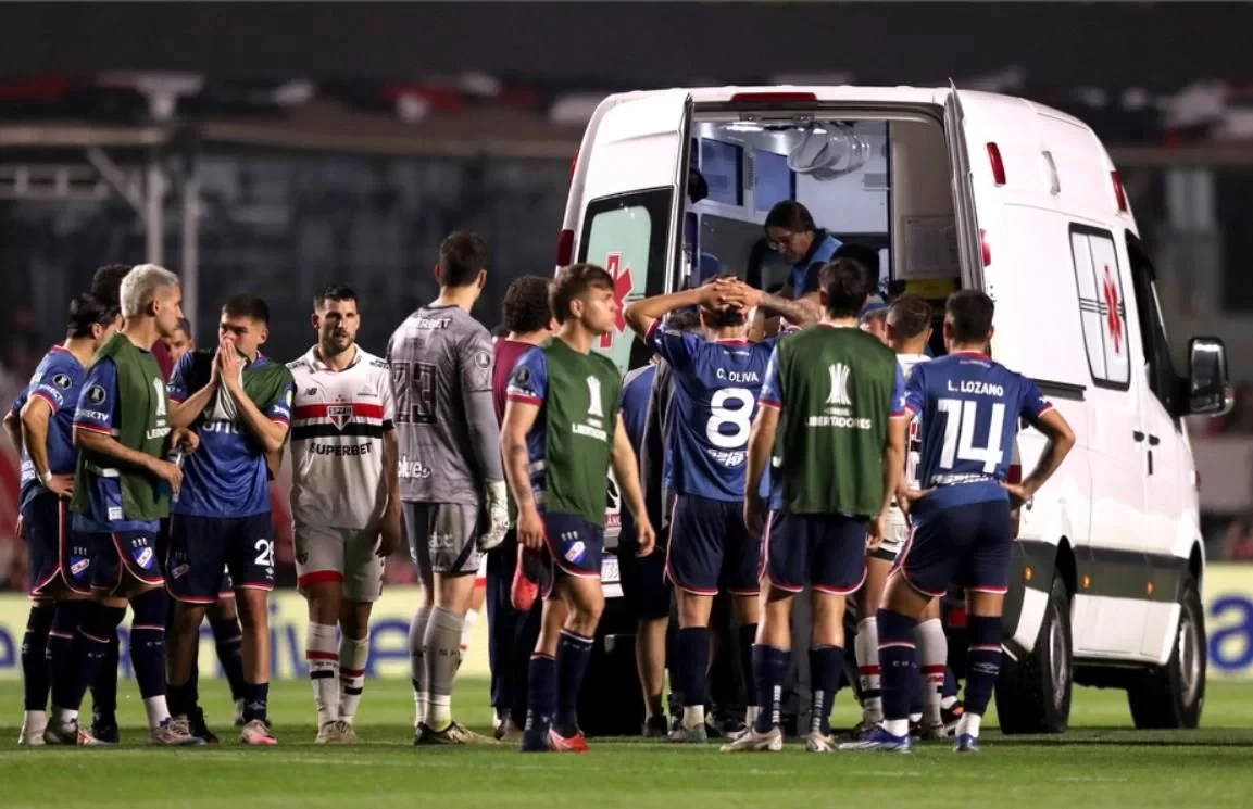 Official: All Uruguayan league games suspended this weekend due to player collapsing in Copa Libertadores