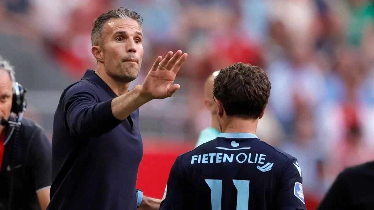 Van Persie Loses First Game As Heerenveen Manager: We Should Have Scored, I Can’t Guarantee Wins Every Game