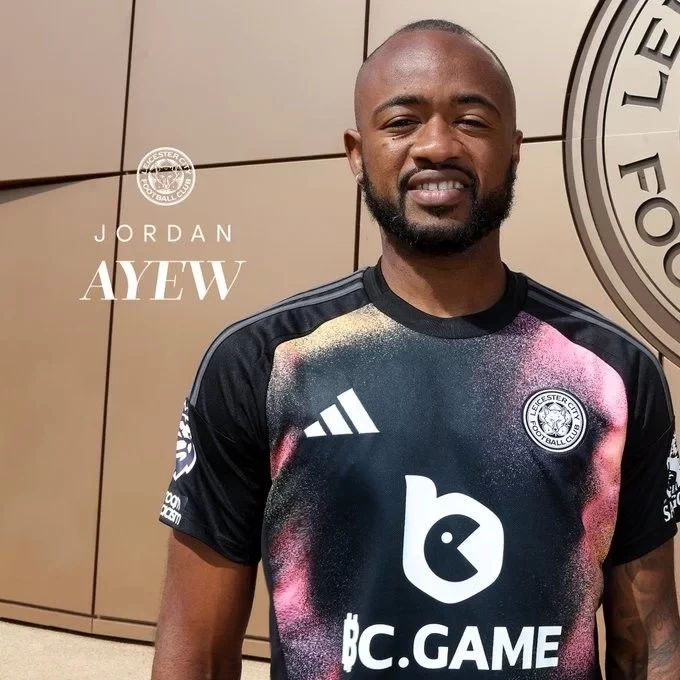 Official: Leicester City sign Crystal Palace forward Ayew