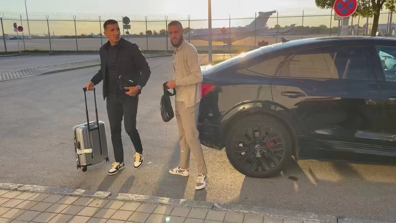 British Media: De Ligt and Mazraoui Depart Munich, Set to Finalize Manchester United Transfers