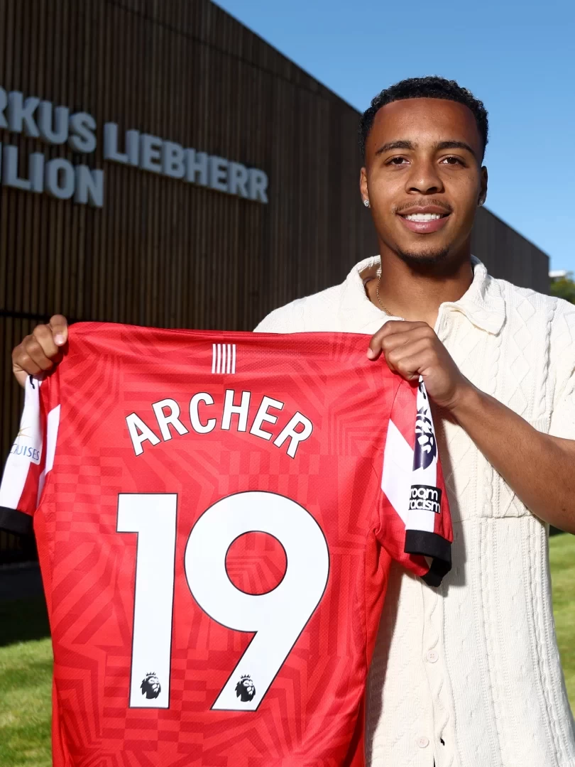 Official: Southampton signs Villa striker Archer for a reported fee of €