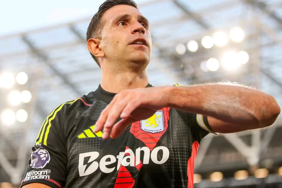 Emiliano Martinez: Hopes to win Premier League Golden Glove and believes Villa will shine in the Champions League