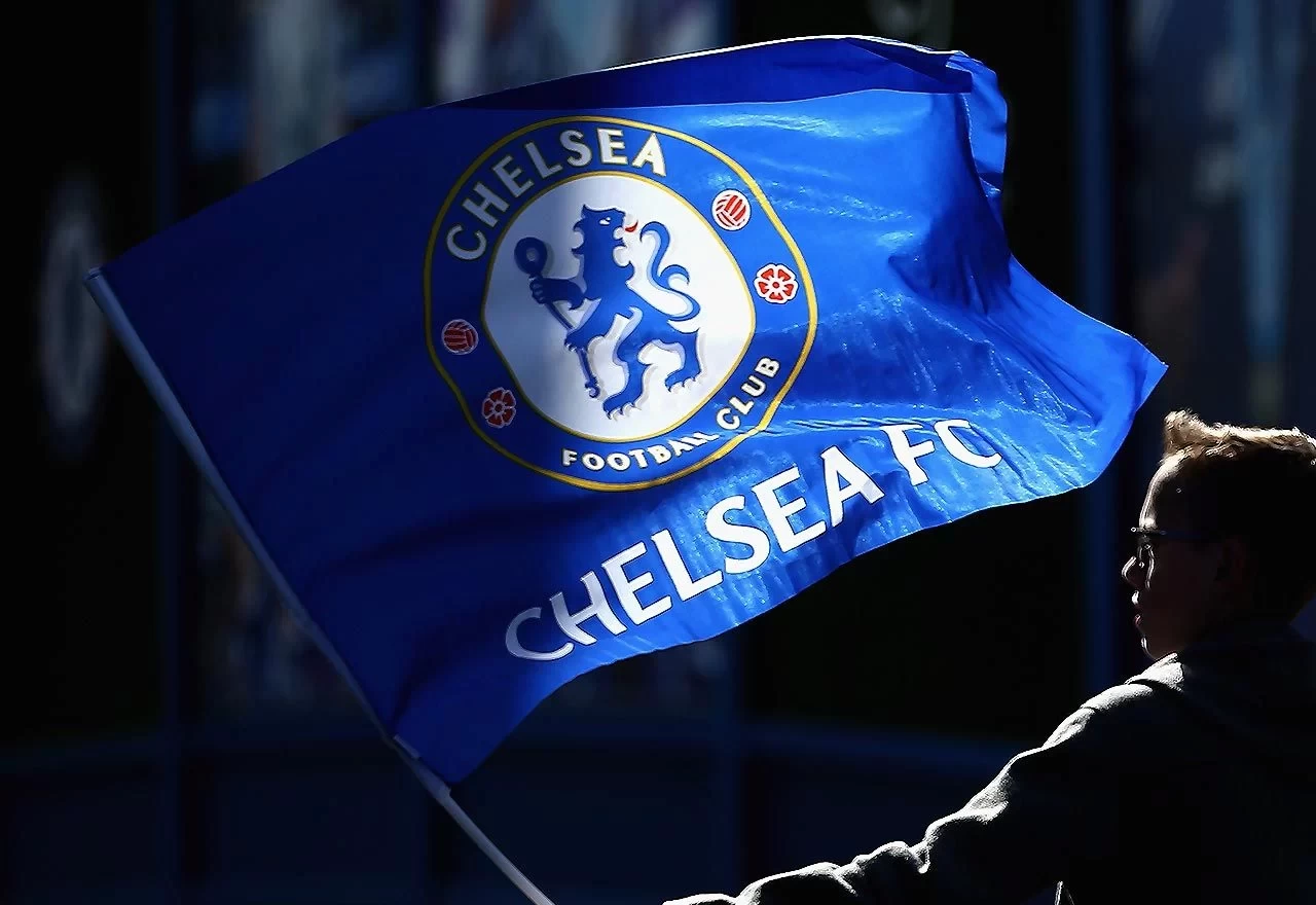 The Guardian: Chelsea’s big-money signings confuse Sterling and other senior players