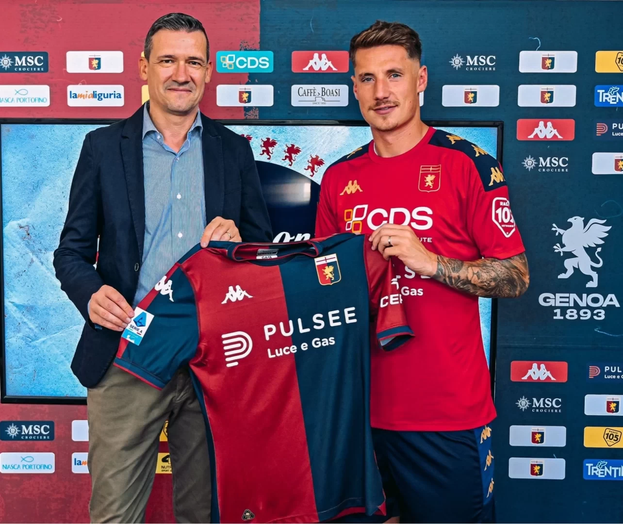 Genoa Official: Sassuolo striker Pinamonti joins on loan, wearing shirt number