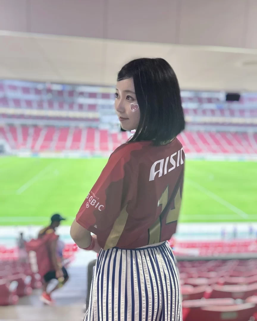 SKE Member Miyuki Nakasaka Watches J-League Match, Cheers for Nagoya Grampus