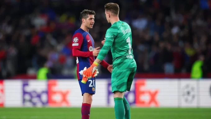 Ter Stegen bids farewell to Roberto: You’ll forever be in Barça’s history. Good luck