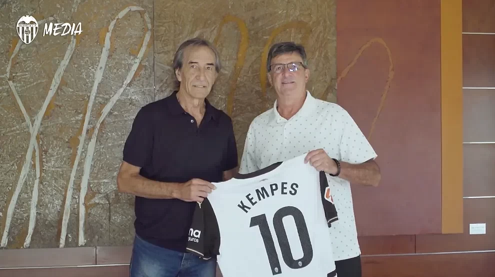 Valencia legend Kempes blasts club owner Lim after two opening defeats