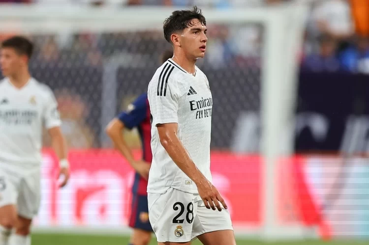 Real Madrid Official: Young Midfielder Mario Martín Loaned to Valladolid for a Year